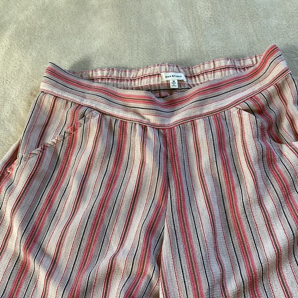 EUC Max Studio sz M wide leg pant/ cropped Inseam 24”,length 33 elastic waist - Picture 2 of 5